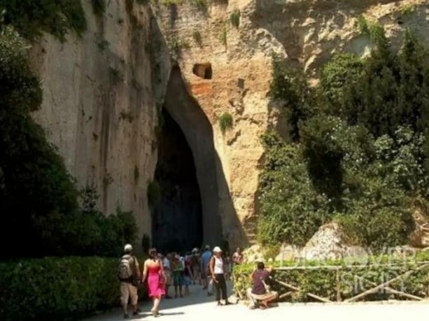 Casa Vacanze Parco Archeologico Szirakúza Kültér fotó